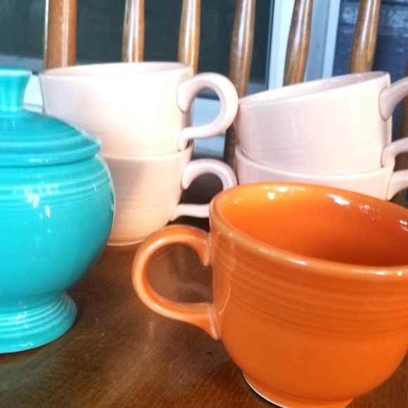 Fiesta Other - Lot of Vintage Fiestaware - 5 cups, 1 sugar bowl